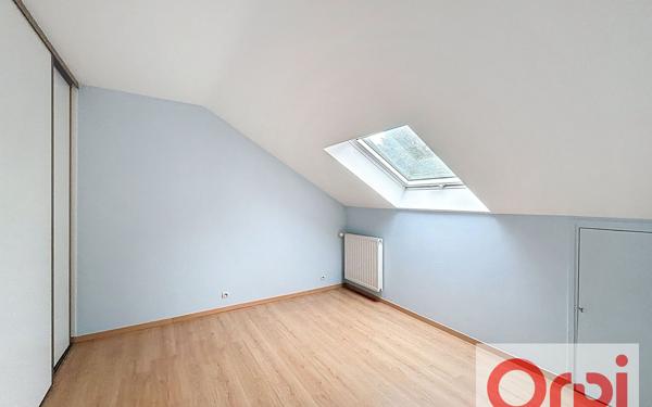 Maison à vendre    7 pièces • 180 m2 Voisins-le-Bretonneux