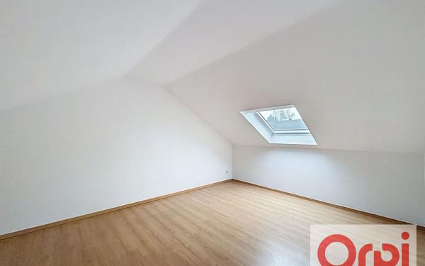 Maison à vendre    7 pièces • 180 m2 Voisins-le-Bretonneux