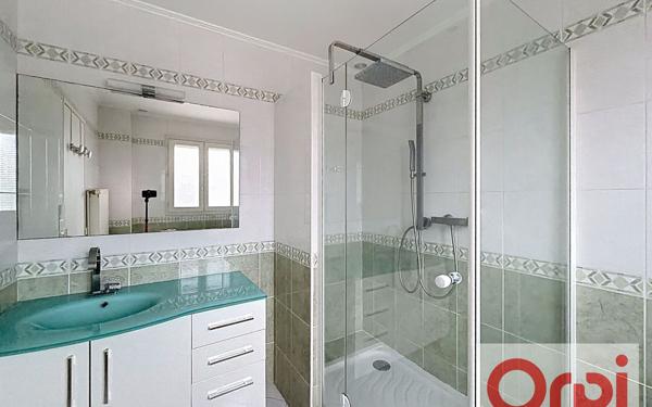 Maison à vendre    7 pièces • 180 m2 Voisins-le-Bretonneux