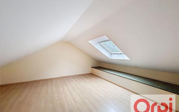 Maison à vendre    7 pièces • 180 m2 Voisins-le-Bretonneux