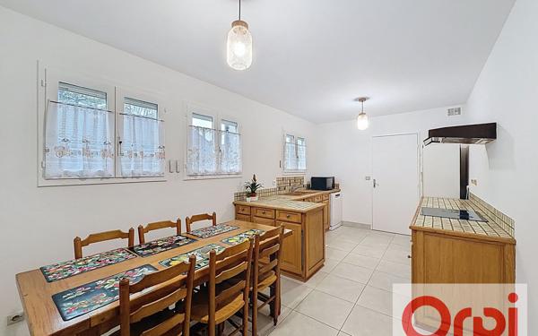 Maison à vendre    7 pièces • 180 m2 Voisins-le-Bretonneux