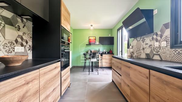 Maison récente de 5 pièces avec sous-sol à proximité de Reims
