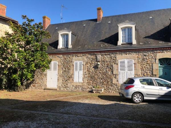 À Vendre : Maison Bourgeoise de Caractère au Cœur de Vaiges
