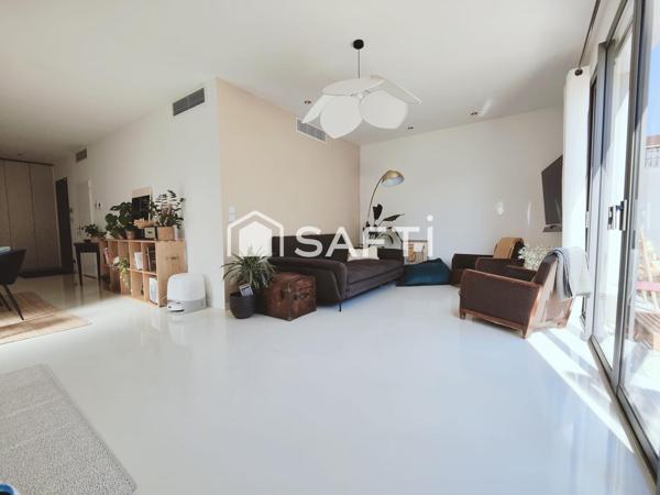 Maison d architecte contemporaine avec piscine, dépendance et prestations haut de gamme