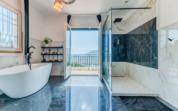 Maison à vendre    6 pièces •  Aspremont