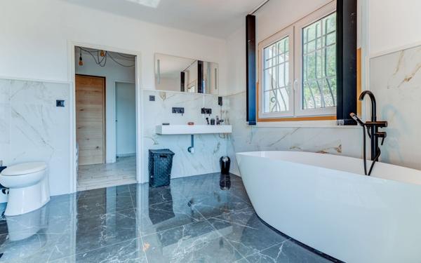 Maison à vendre    6 pièces •  Aspremont