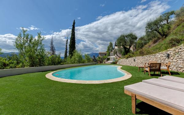 Maison à vendre    6 pièces •  Aspremont