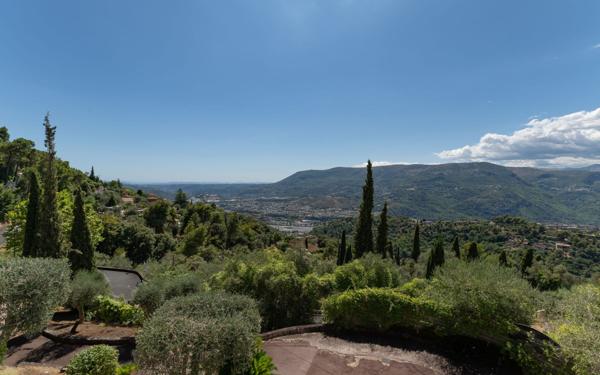 Maison à vendre    6 pièces •  Aspremont