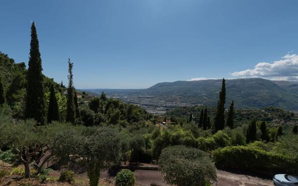 Maison à vendre    6 pièces •  Aspremont