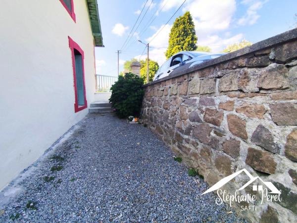 Maison familiale avec grand terrain dans quartier recherché d’Ussel – Fort potentiel d’aménagement