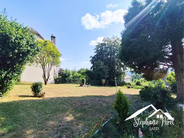 Maison familiale avec grand terrain dans quartier recherché d’Ussel – Fort potentiel d’aménagement