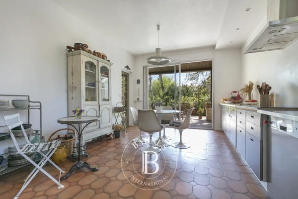 Verrières-le-Buisson, Maison 5 Chambres -  323 m² à vendre