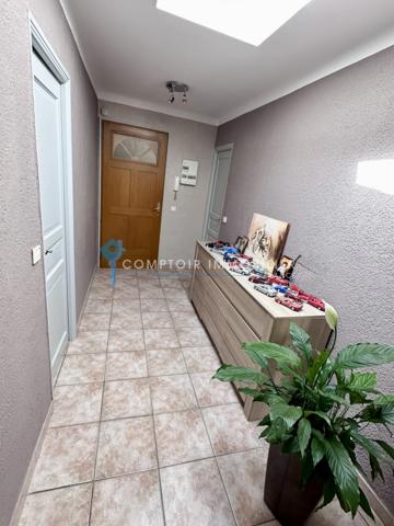 Appartement
                                                                                                                                                                                                                                                                                                                        2 pièce(s)                                                                                                                                                                                                          1 chambre(s)                                                                                                                                                                                                          55  m²