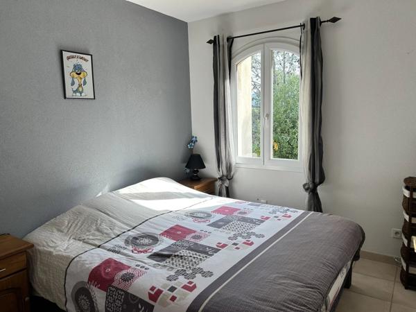 Golf de Pont Royal, maison climatisée,T4 ,grand jardin avec vue