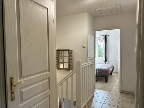 Golf de Pont Royal, maison climatisée,T4 ,grand jardin avec vue