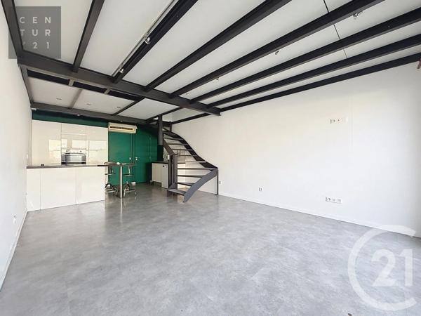 Appartement Loft à vendre  3 pièces - 64,21 m 2   TROYES  - 10