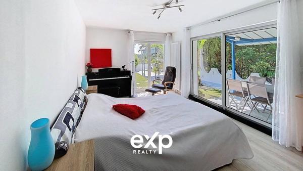 Villa atypique totalement rénovée au calme