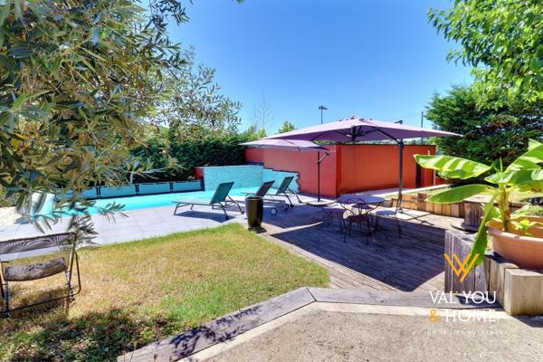 Maison entièrement climatisée avec piscine à l'abri des regards dans un secteur très privilégié