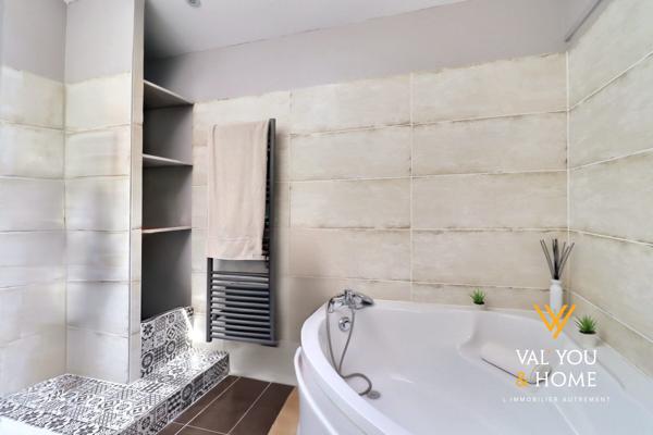 Maison entièrement climatisée avec piscine à l'abri des regards dans un secteur très privilégié