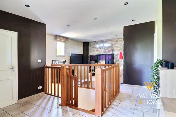 Maison entièrement climatisée avec piscine à l'abri des regards dans un secteur très privilégié