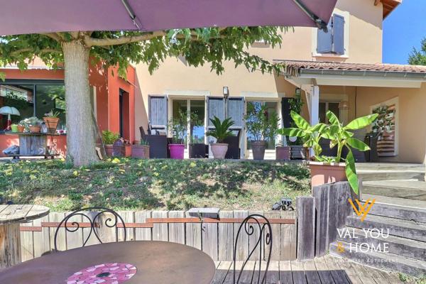 Maison entièrement climatisée avec piscine à l'abri des regards dans un secteur très privilégié