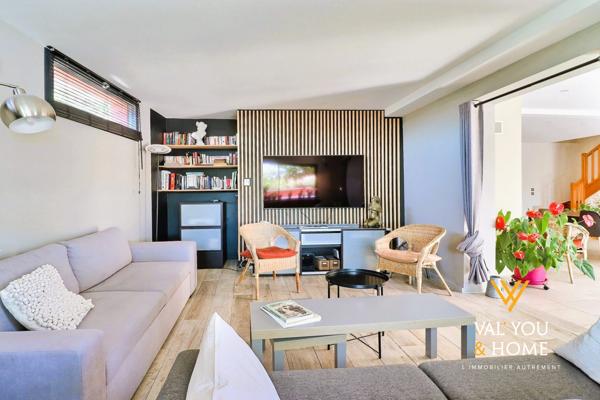 Maison entièrement climatisée avec piscine à l'abri des regards dans un secteur très privilégié