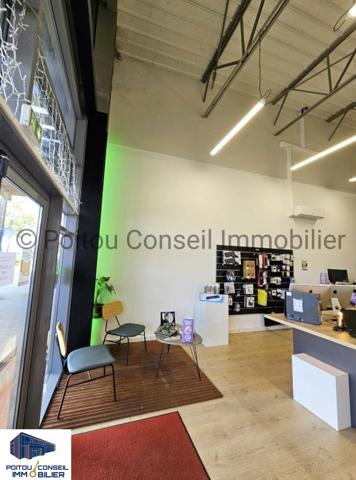 LOCAL COMMERCIAL 131m2 ZONE DE LA MUDE AVENUE DE LA ROCHELLE NIORT BESSINES