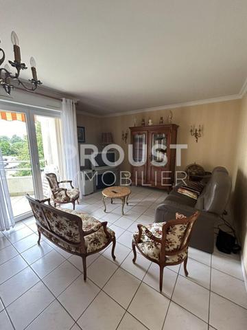 Niort centre appartement de 73m² résidence sénior à deux pas du marché.
