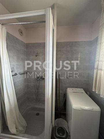 Niort centre appartement de 73m² résidence sénior à deux pas du marché.