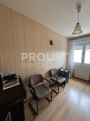 Niort centre appartement de 73m² résidence sénior à deux pas du marché.