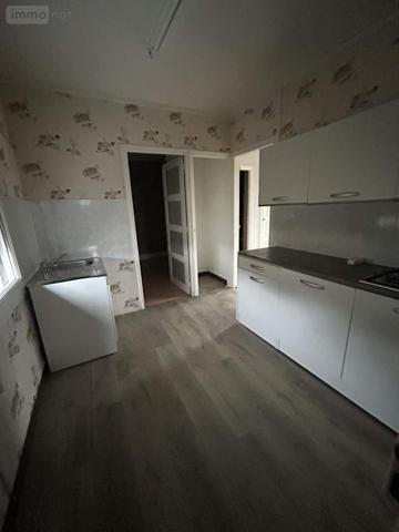 Maison à louer à Saint-Saëns en Seine-Maritime (76680), ref : 016/2949/MAV