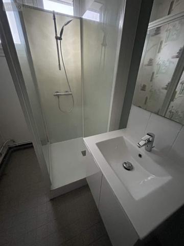 Maison à louer à Saint-Saëns en Seine-Maritime (76680), ref : 016/2949/MAV