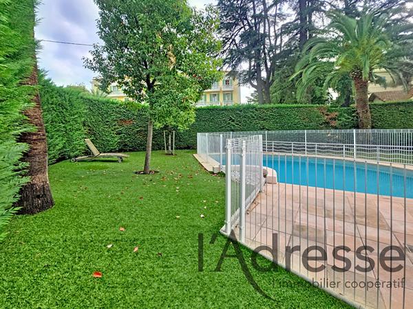 STUDIO Cannes (Oxford) en rez de jardin