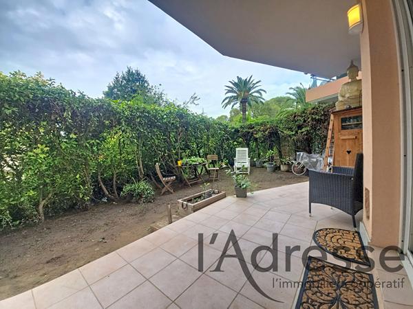 STUDIO Cannes (Oxford) en rez de jardin