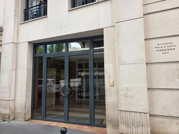 Appartement 3 pièces Rez-de-jardin  Paris 15e Quartier Beaugrenelle