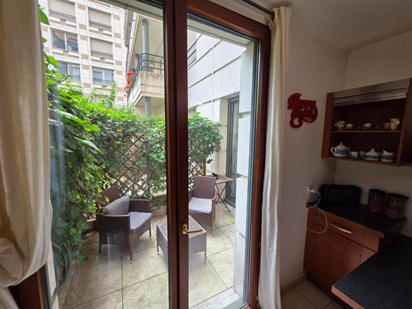 Appartement 3 pièces Rez-de-jardin  Paris 15e Quartier Beaugrenelle