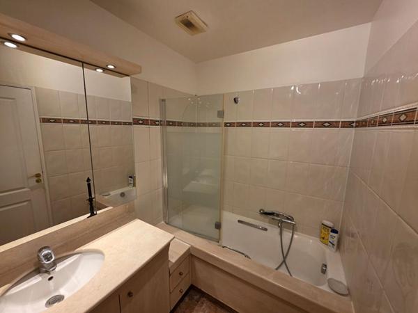 Appartement 3 pièces Rez-de-jardin  Paris 15e Quartier Beaugrenelle