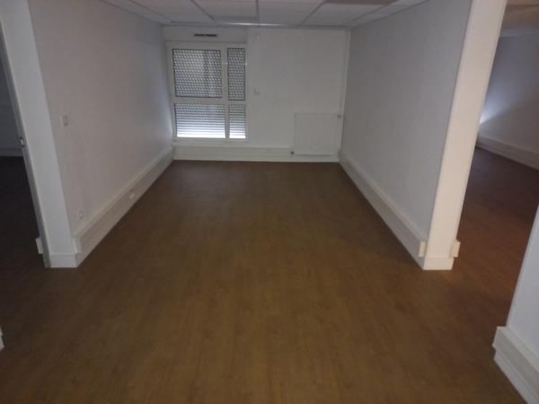 CPH IMMOBILIER VOUS PROPOSE UN LOCAL A BOUSSY-SAINT-ANTOINE