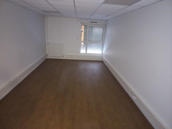 CPH IMMOBILIER VOUS PROPOSE UN LOCAL A BOUSSY-SAINT-ANTOINE