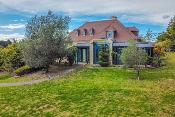 Maison à YVRE-L'EVEQUE, 72530 - 6 pièces 261m²