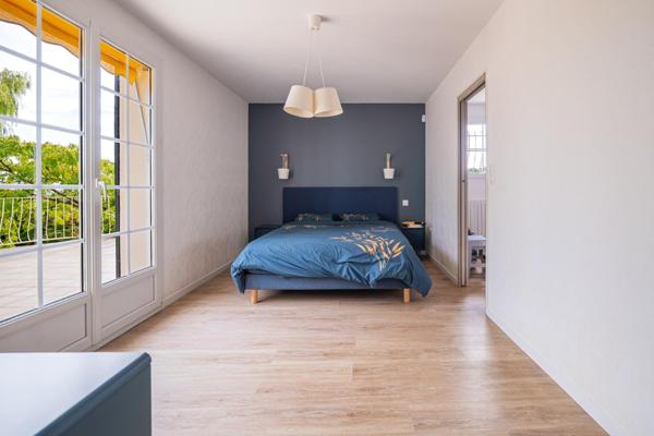 Maison à YVRE-L'EVEQUE, 72530 - 6 pièces 261m²