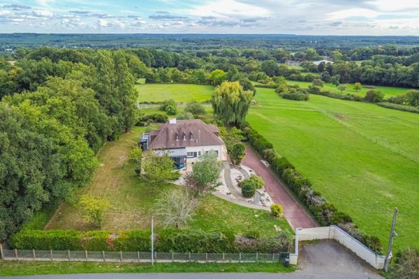 Maison à YVRE-L'EVEQUE, 72530 - 6 pièces 261m²