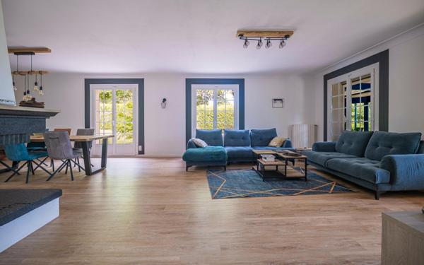 Maison à YVRE-L'EVEQUE, 72530 - 6 pièces 261m²