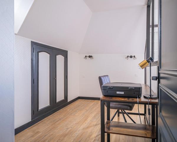 Maison à YVRE-L'EVEQUE, 72530 - 6 pièces 261m²