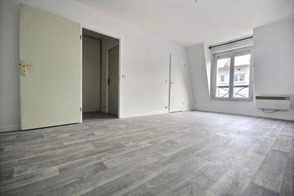 Vente                                                      Studio
                        
                     1 pièces                      29 m2                     à Maisons-Alfort