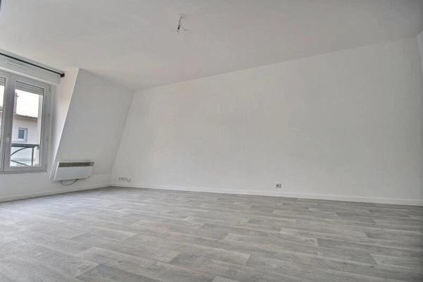 Vente                                                      Studio
                        
                     1 pièces                      29 m2                     à Maisons-Alfort