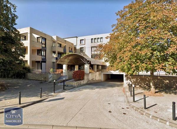 Location parking Lognes (77185)