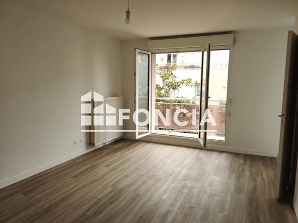 Location Studio 28 m² - 11 RUE DR MICHEL GIBERT Chartres 28000