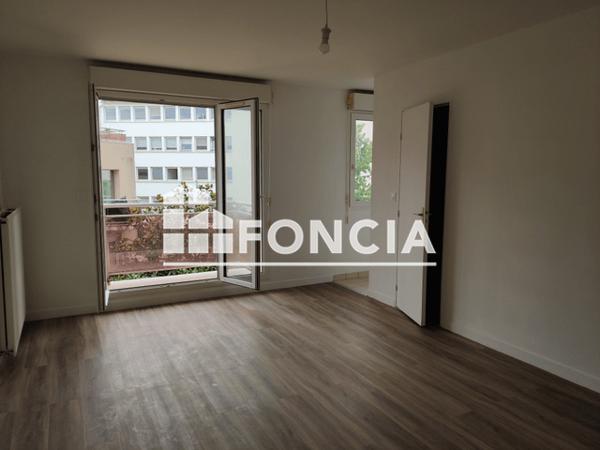 Location Studio 28 m² - 11 RUE DR MICHEL GIBERT Chartres 28000
