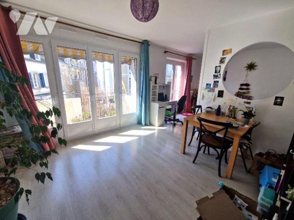 Appartement à Vendre à Quimper. 
Investissement locatif,  appartement de 46m² situé en plein c...